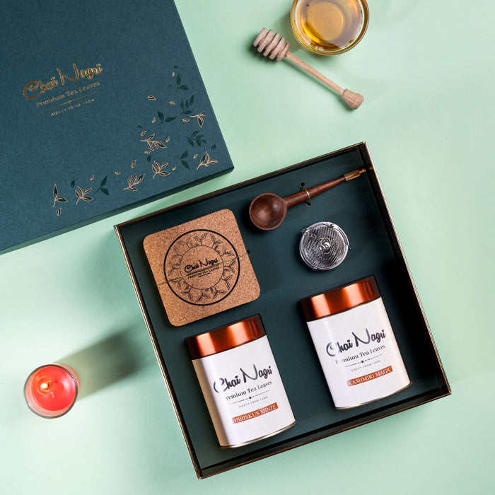 Royal Tea Selection – Tee Geschenkbox mit 2 Teedosen & Zubehör